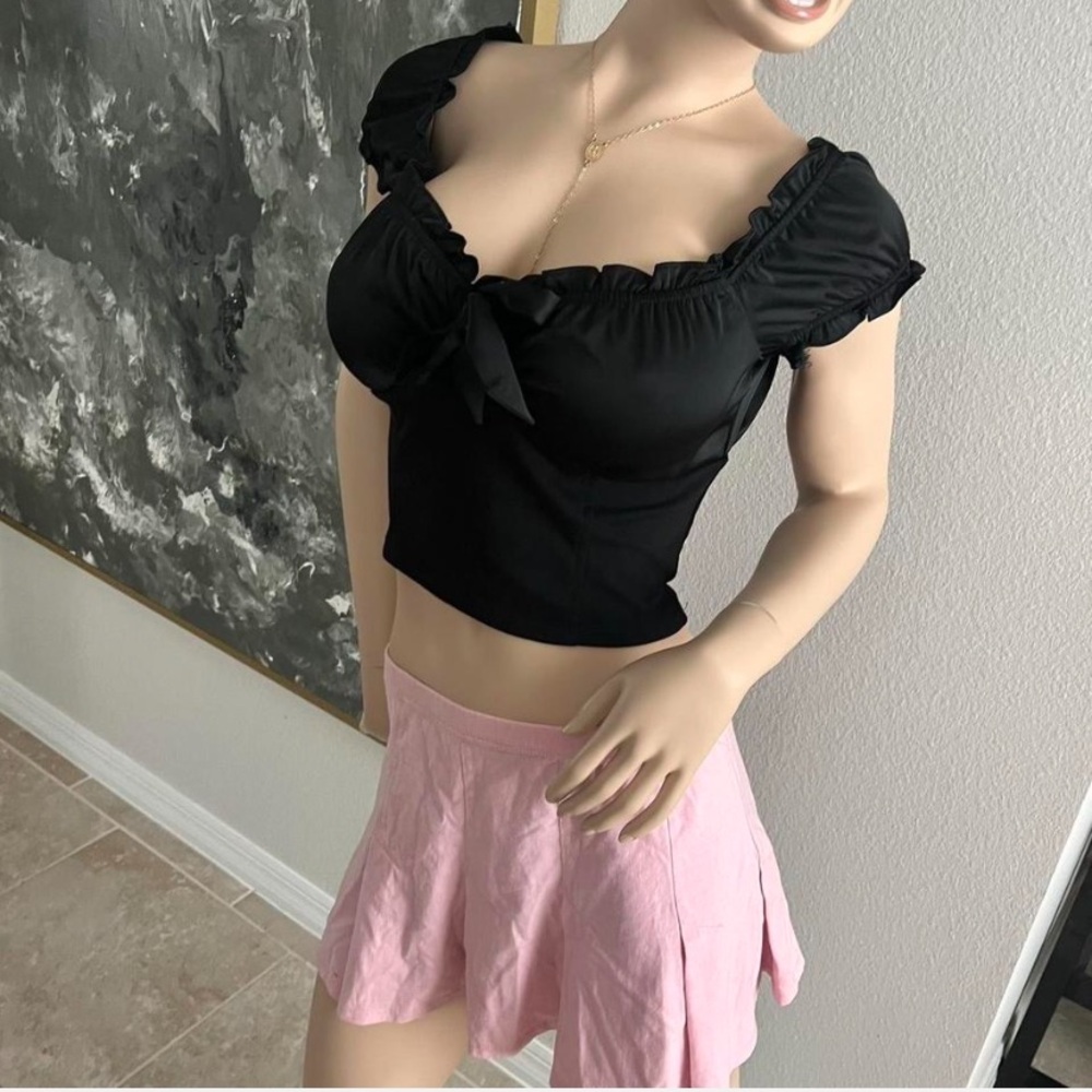 Elegant Black Peasant Top - Picture 3 of 3